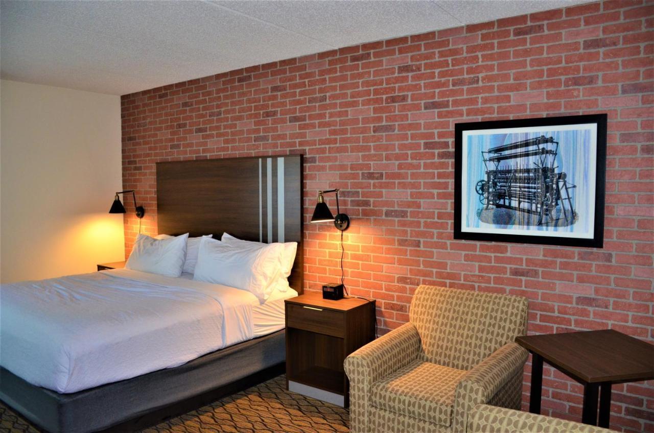 Burrstone Inn, Ascend Hotel Collection New Hartford Exterior foto